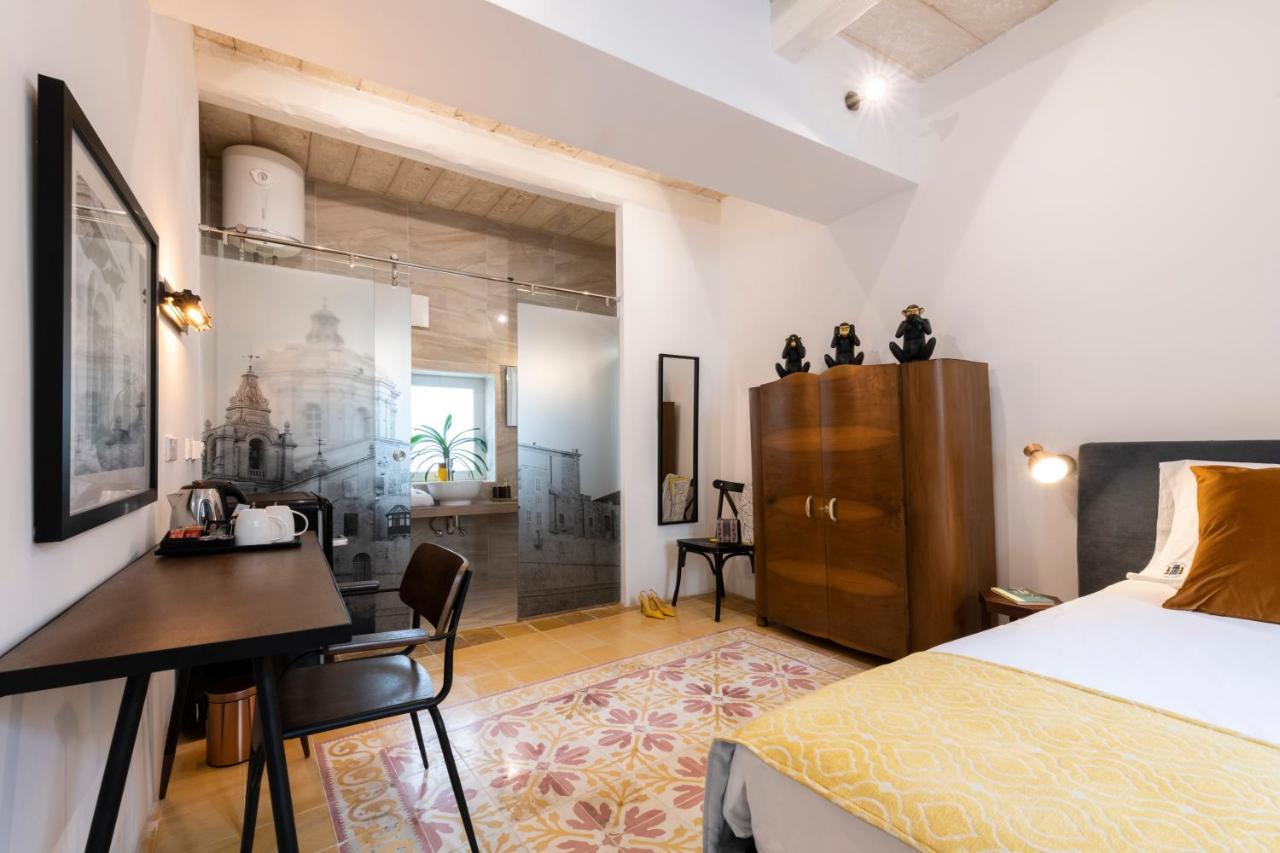 116Townhouse Bed & Breakfast Rabat Bagian luar foto