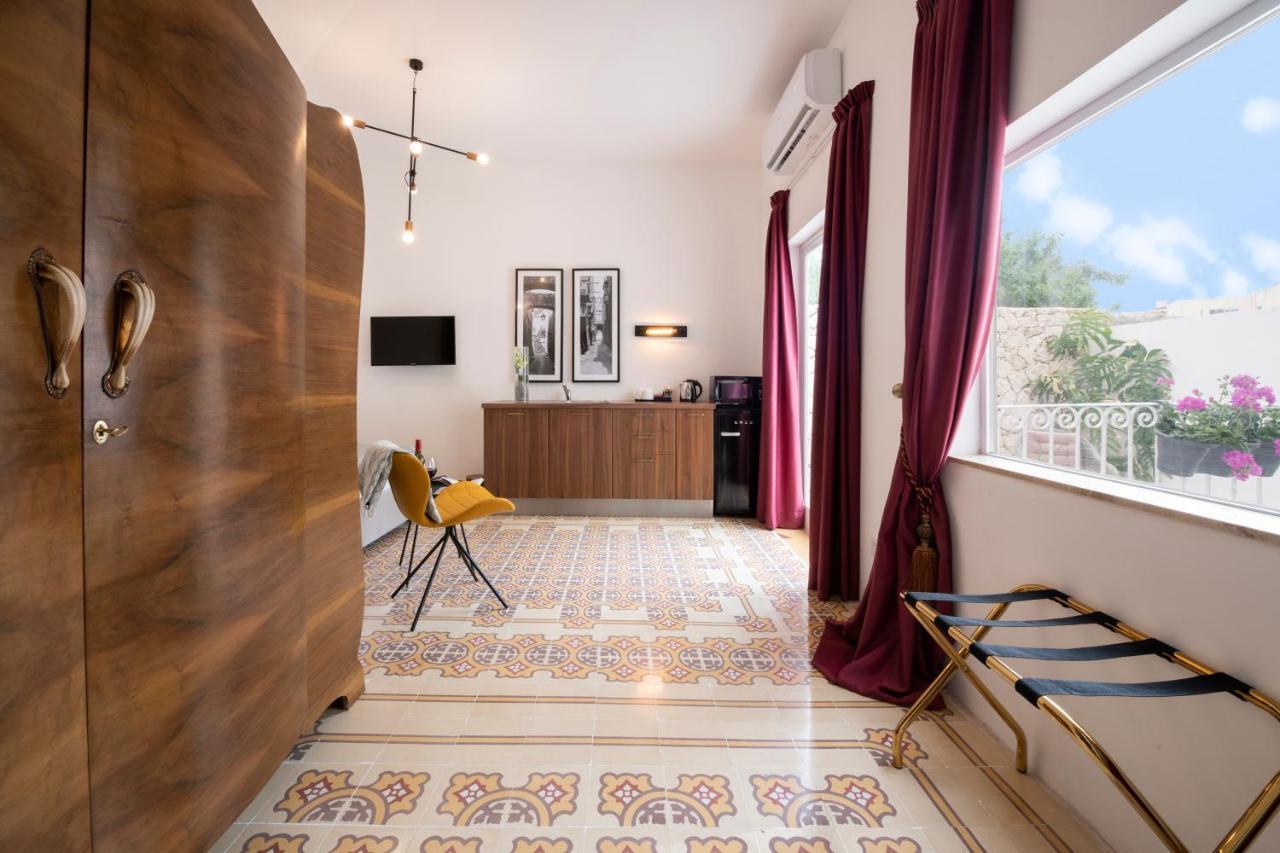 116Townhouse Bed & Breakfast Rabat Bagian luar foto